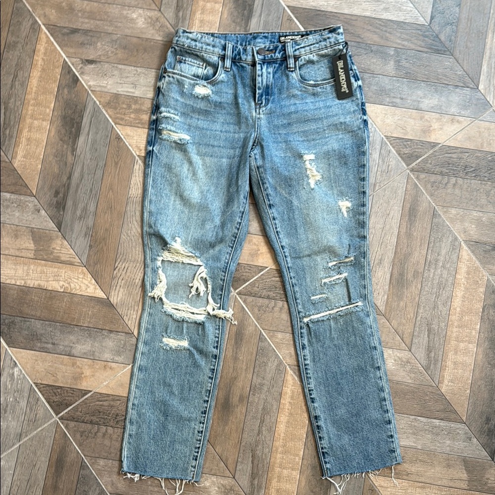 Blank NYC The Ludlow Cropped Girlfriend Distressed Jeans
